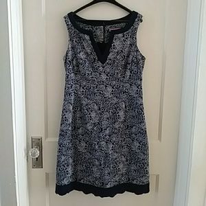 Vineyard Vines navy blue Paisley shift dress
